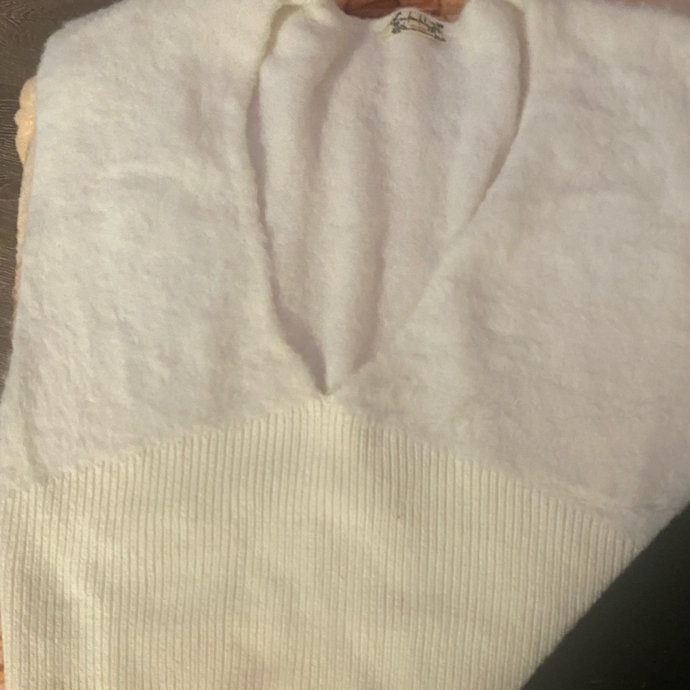 Free people cropped bra/soft top. Size m. Never worn.